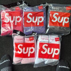 AUTHENTIC 5-4 PAKCS SUPREME HANES SOCKS BUNDLE OF WHITE/BLACK/PINK/PURPLE/RED